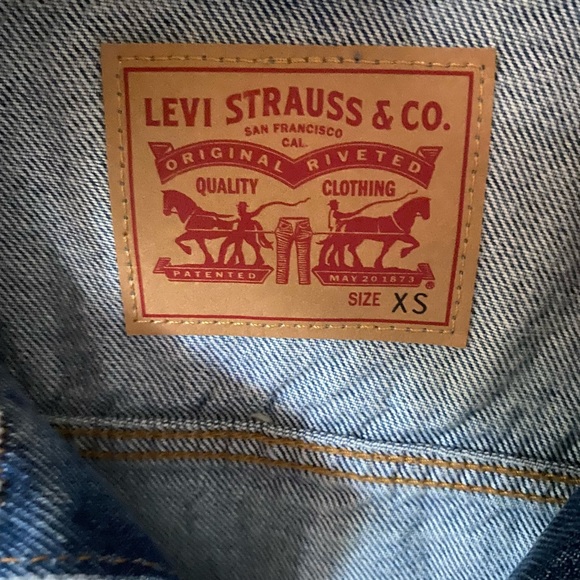 Levi Jean Jacket - Picture 2 of 3